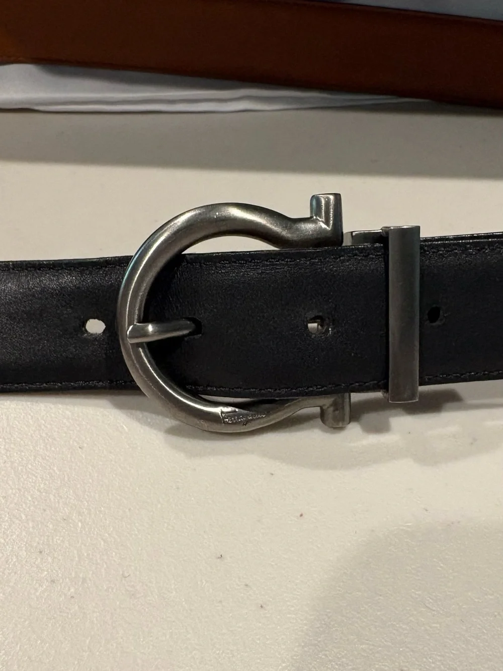 Salvatore Ferragamo - Men's Gancini Buckle Reversible leather belt. size 40